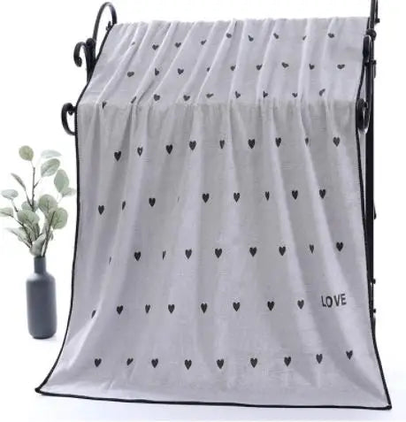 Serviette De Bain Avec Des Cœurs